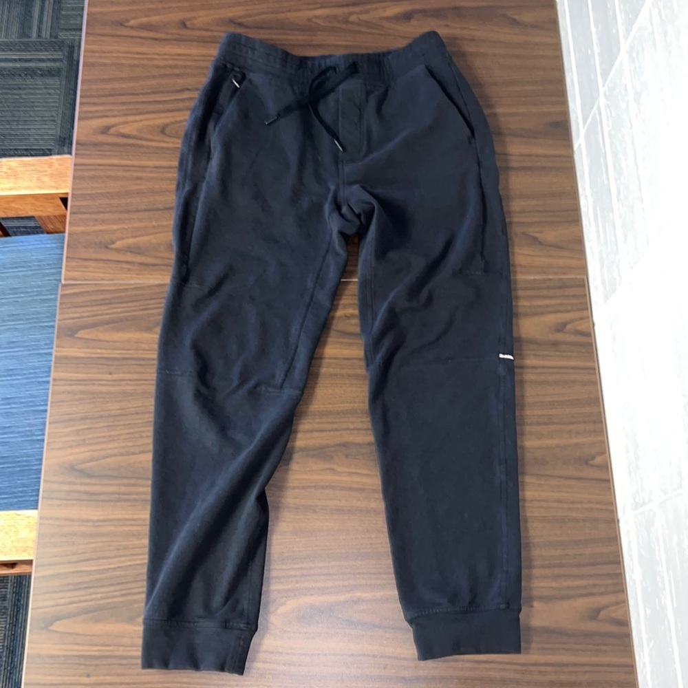 Mens Lululemon pants (Large)